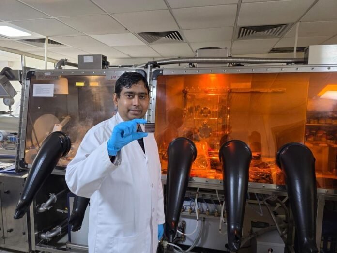 IIT Roorkee Achieves Breakthrough in Silicon-Perovskite Tandem Solar Cells, Driving India’s Solar Atmanirbharta