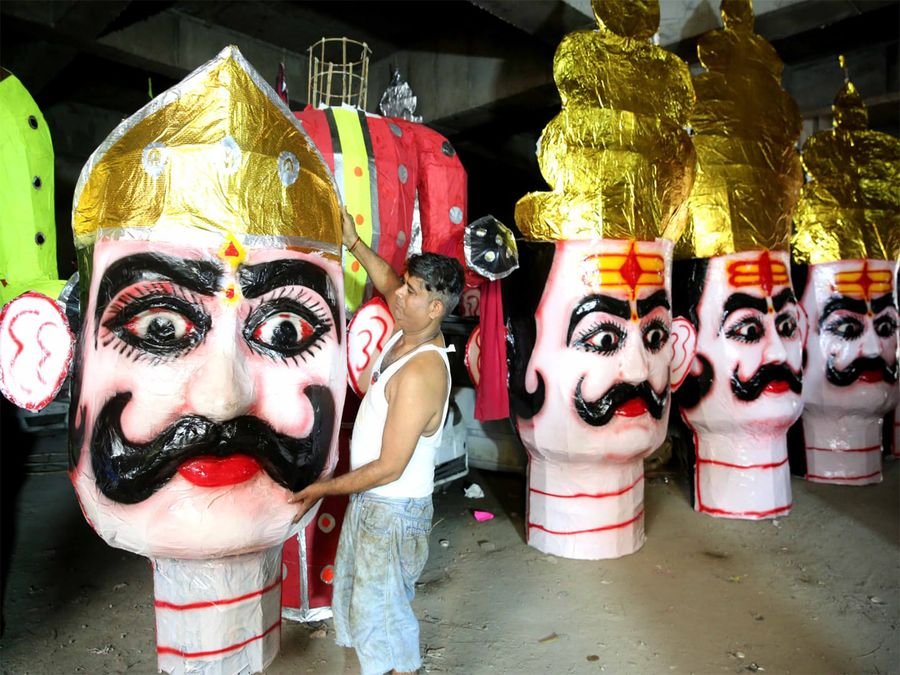 Effigy Makers in Bhopal hope for better sales on Dussehra this year