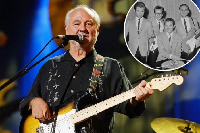Sonny Curtis, Buddy Holly’s The Crickets frontman who sang ‘The Mary Tyler Moore Show’ theme, dead at 88