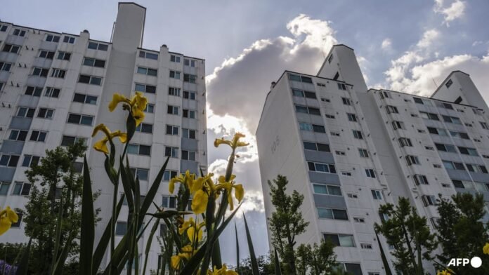 Seoul plans first civilian nuclear bunker under public housing complex