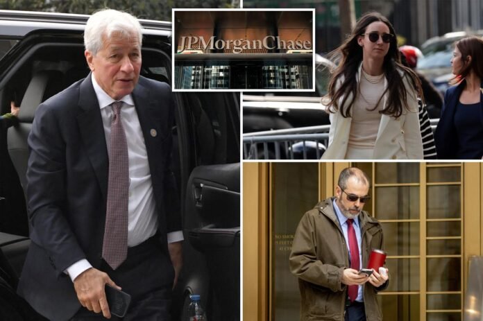 JPMorgan tries to get off hook for $115M in legal JPMorgan tries to get off hook for $115M in legal bills for cons who scammed them out of $175M