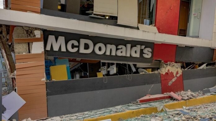 Dozens killed after 6.9-magnitude earthquake shakes Philippines (Video)