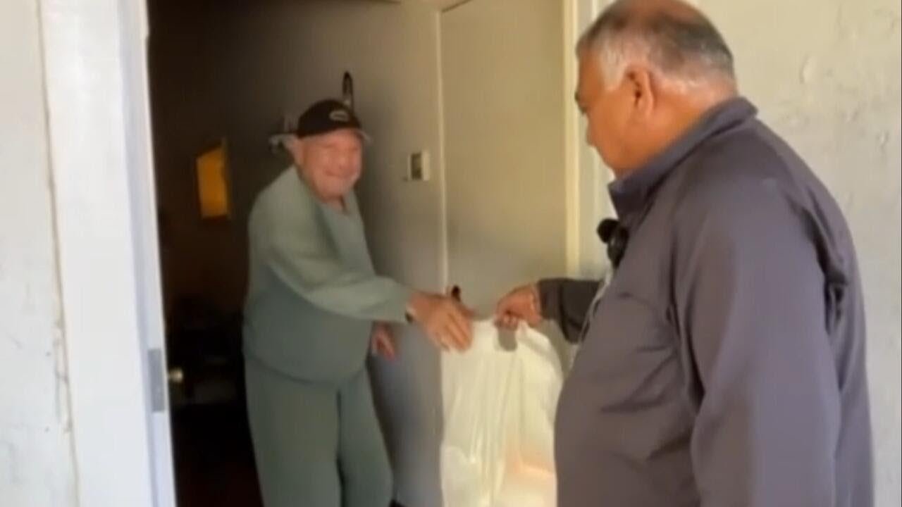 Impact of government shutdown begins to emerge (Video)