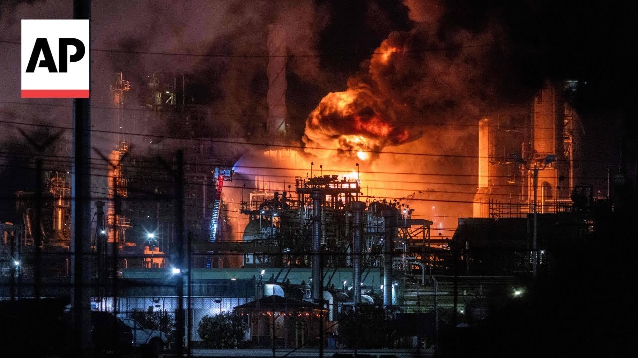Massive fire erupts at Chevron refinery near Los Angeles (Video)