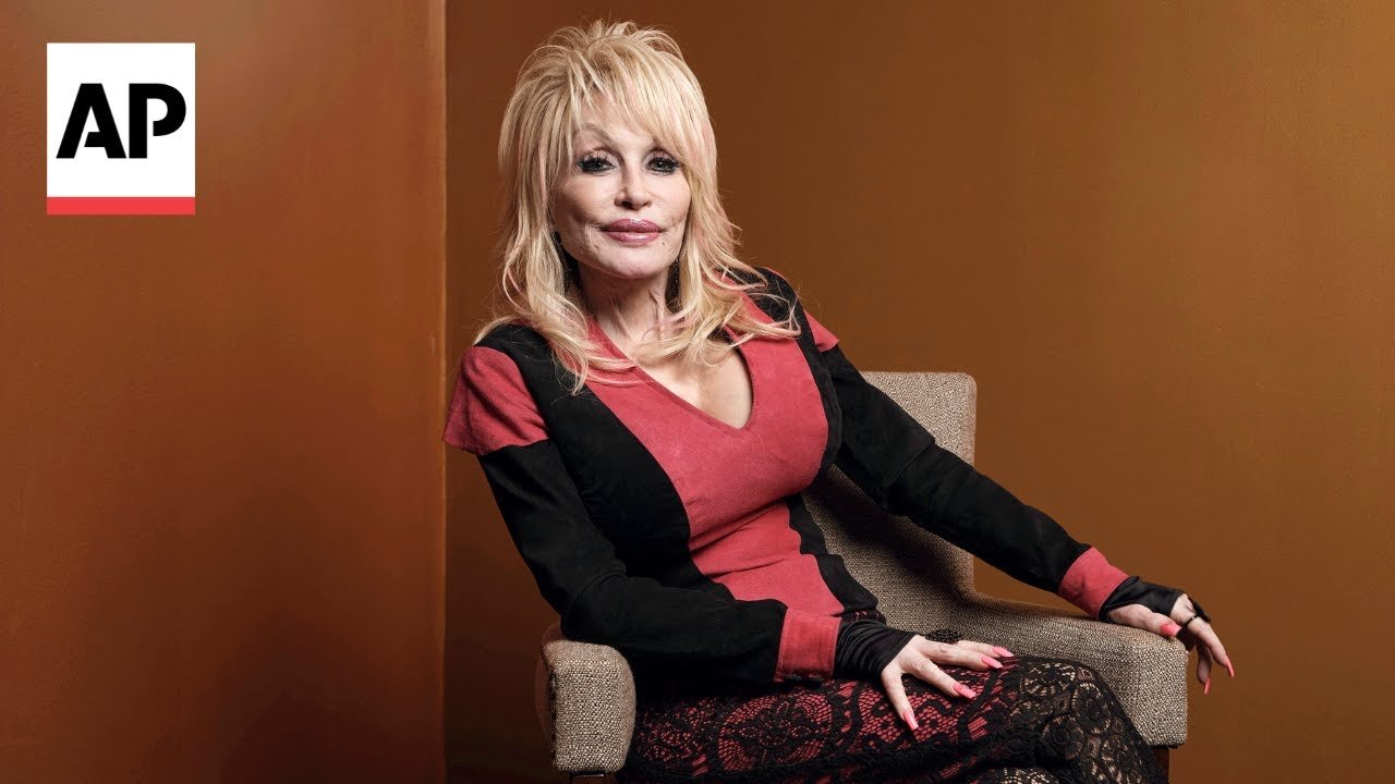 Watch Video Dolly Parton's sister apologizes for alarming fans after asking for prayers