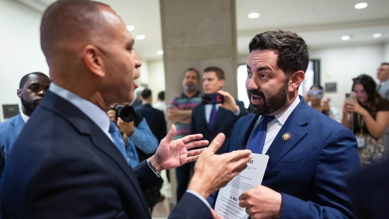 Watch Video Jeffries and Lawler get in heated confrontation over government shutdown