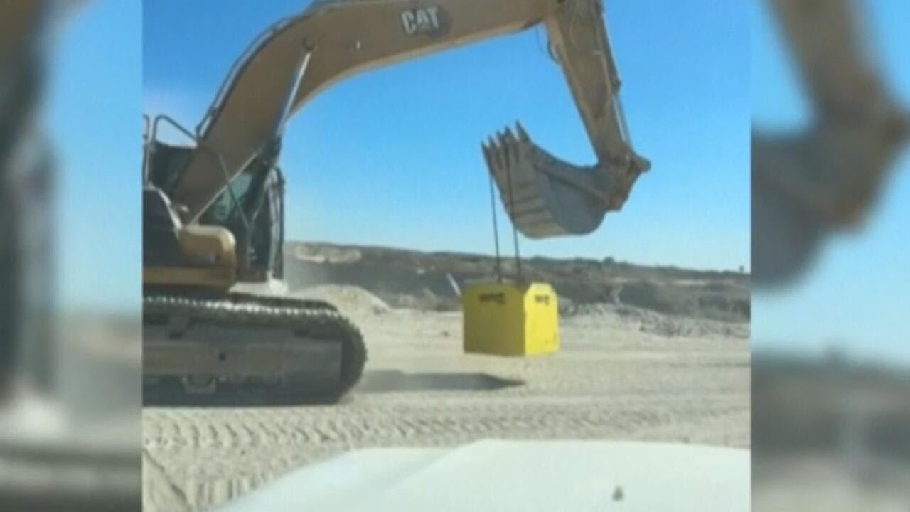 Israel marks "yellow line" in Gaza stipulated in peace plan (Video)