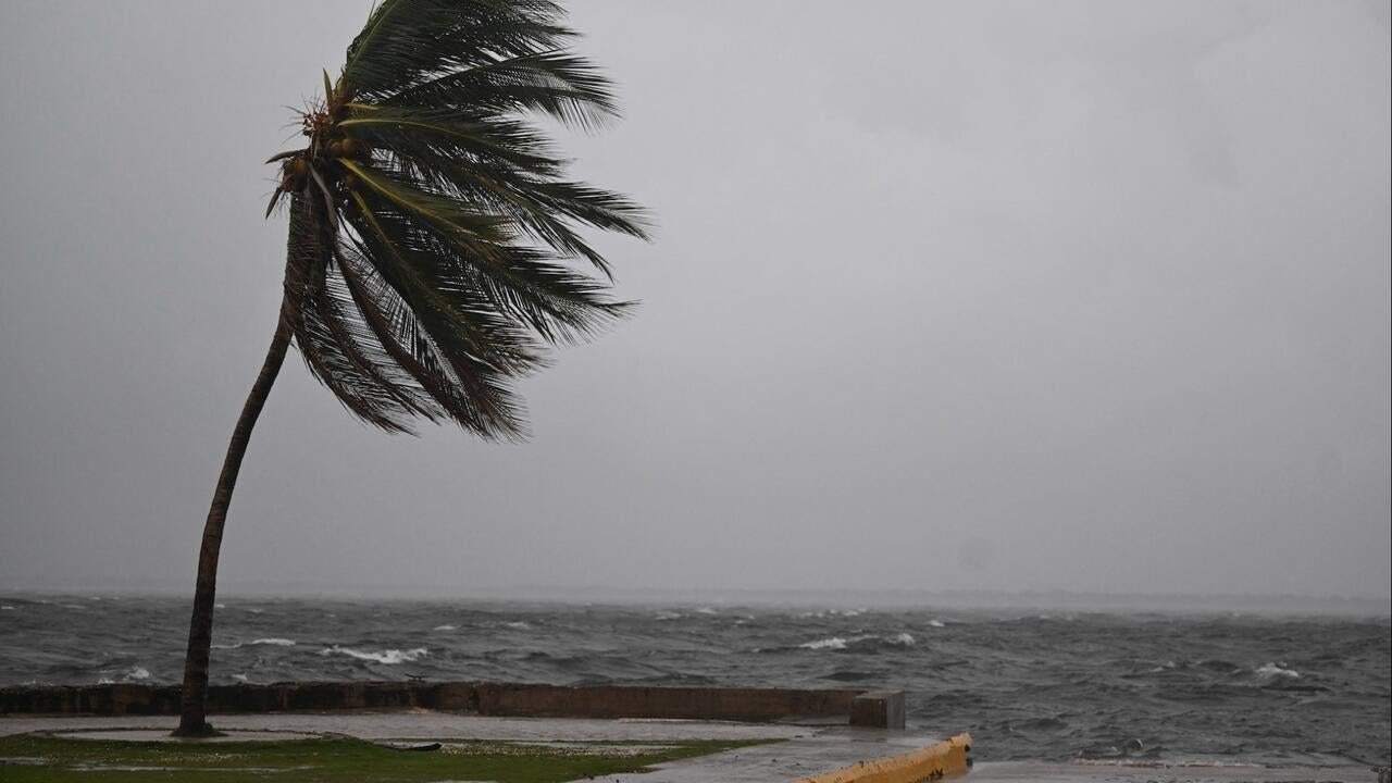 Hurricane Melissa expected to cause major damage in Jamaica (Video)
