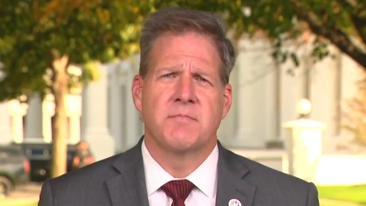 Aviation experts tell White House things are "hitting a breaking point" as shutdown drags on (Video)