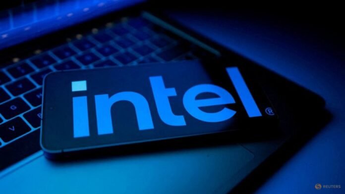 Intel customers to test new GPU late next year