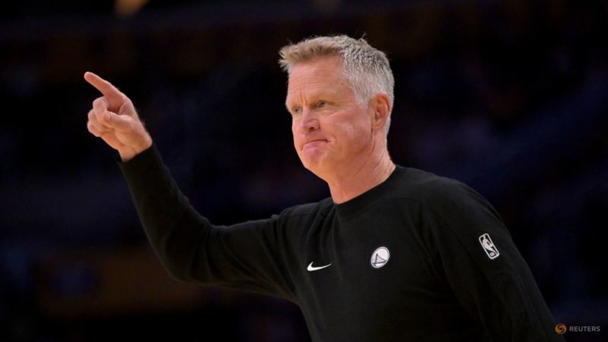 NBA-Warriors' coach Kerr admits he still gets butterflies on opening night