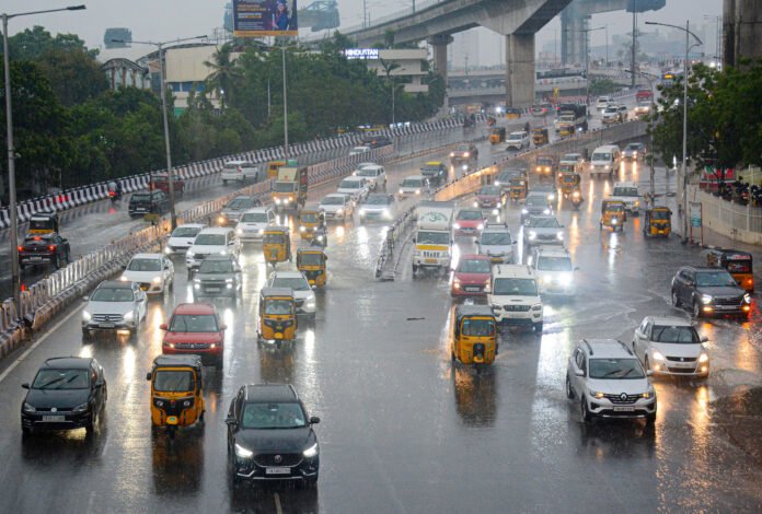 Heavy rain likely in four TN districts; weather office warns of thunderstorms