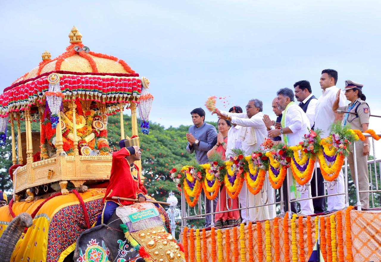 Siddaramaiah thanks Banu Mushtaq, appreciates ministers for successful celebration of Mysuru Dusshera
