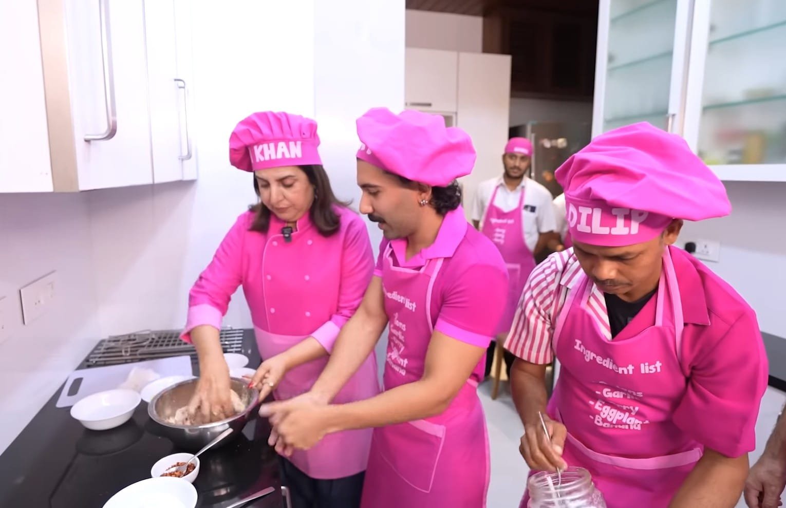 Orry flaunts a handwritten note by friend Janhvi Kapoor to Farah Khan