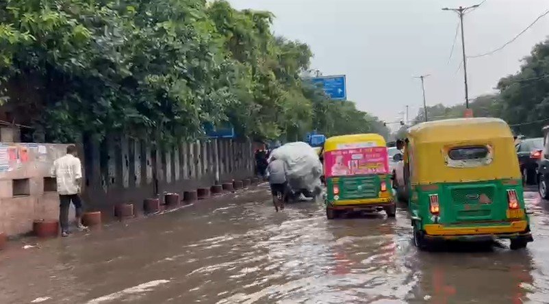 Heavy rain lashes Delhi-NCR, IMD issues yellow and orange alerts, flight operations hit