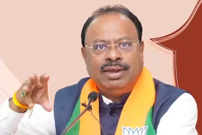 Govt committed to protect rights of OBCs, claims Maha Minister 