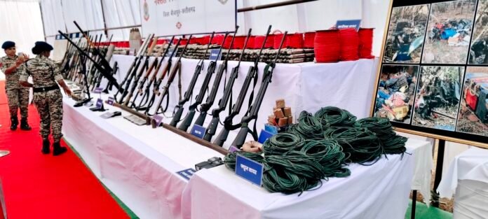 Chhattisgarh: Maoists likely to surrender en-mass in Kaner, says sources 