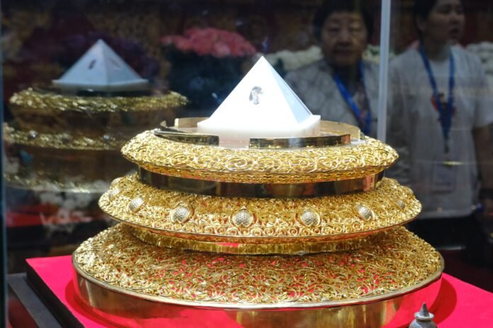 J&K L-G pays obeisance at Buddhist monastery in Russia’s Kalmykia 