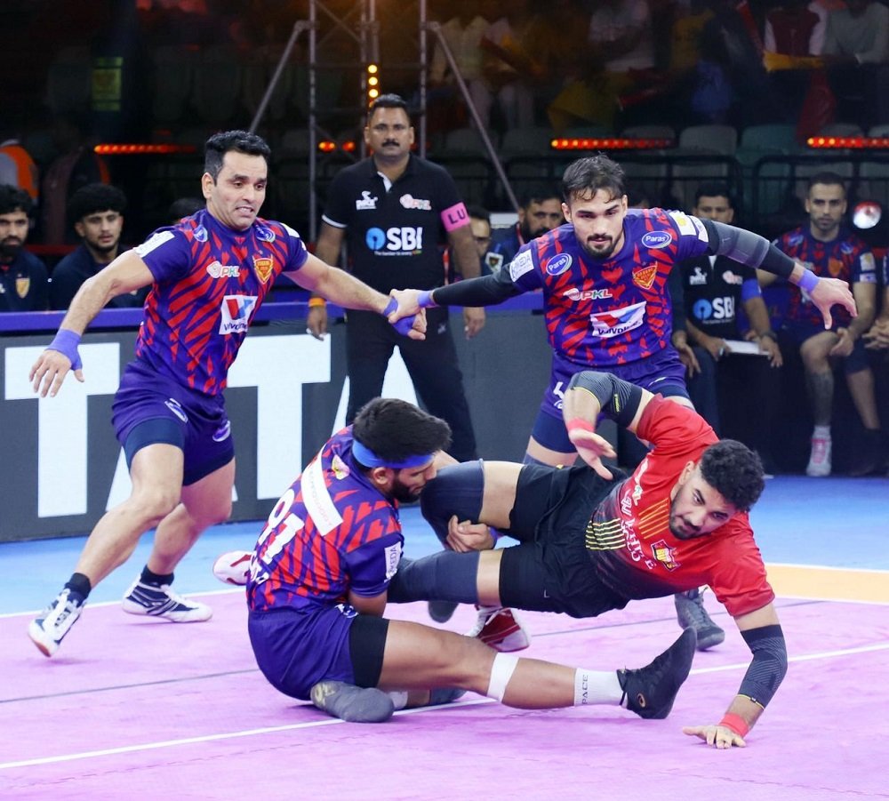 PKL 12: Alireza’s Super 10 helps Bulls confirm top-eight spot after win over Dabang Delhi 7 PKL 12: Alireza’s Super 10 helps Bulls confirm top-eight spot after win over Dabang Delhi