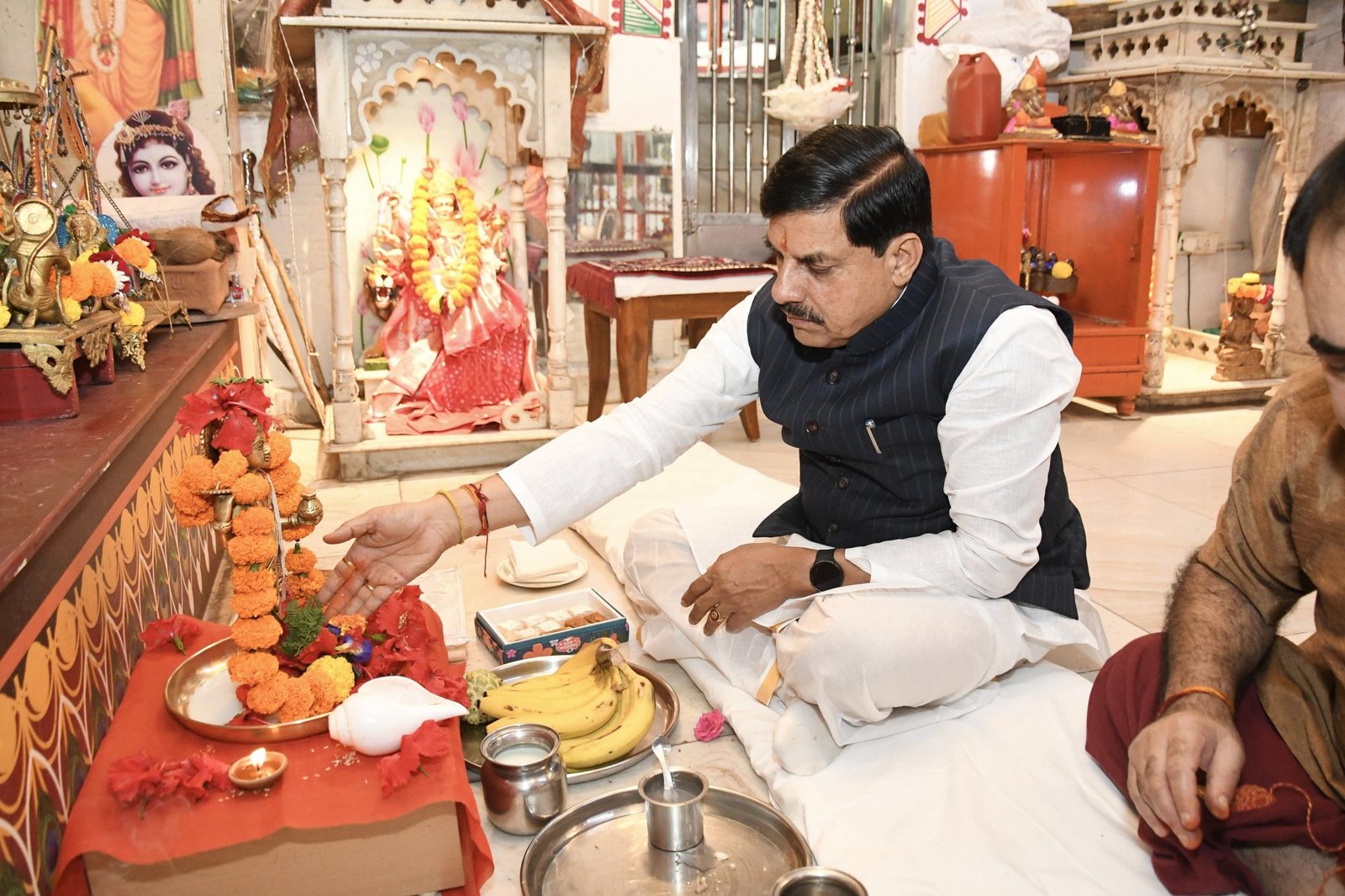 MP CM performs Dhanvantari Puja in Sehore