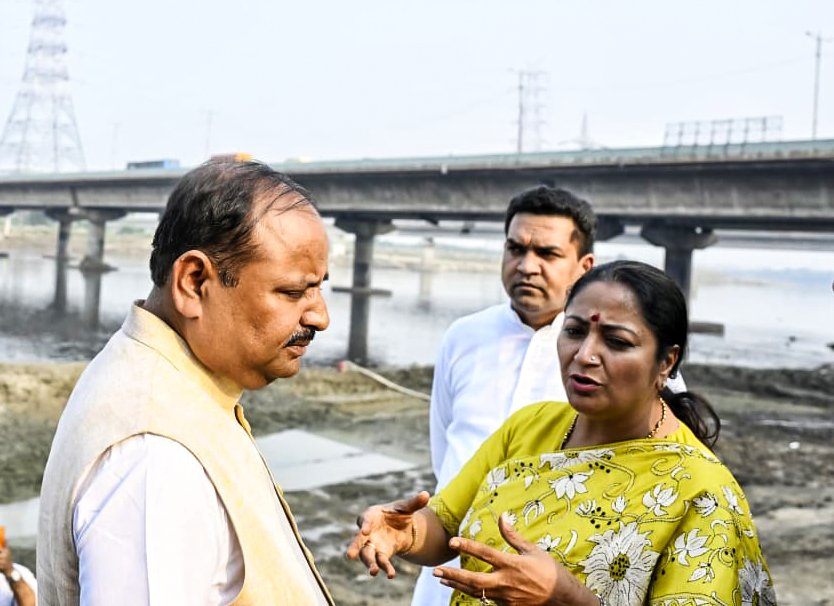 Delhi CM greets people on Diwali eve, urges use of Green Crackers