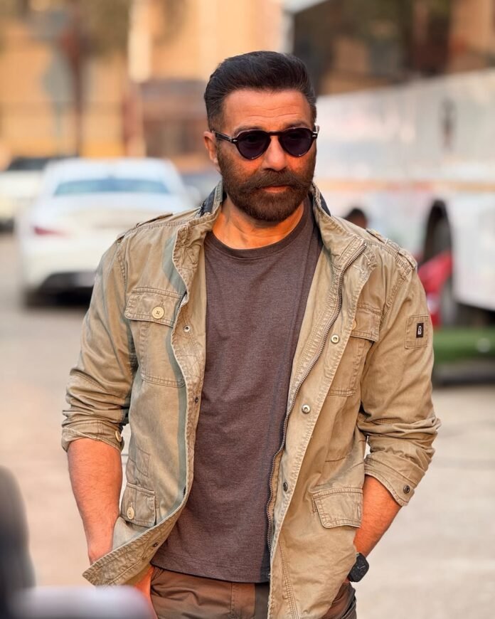 Suniel Shetty, Ameesha Patel & others wish Sunny Deol on his 68th birthday
