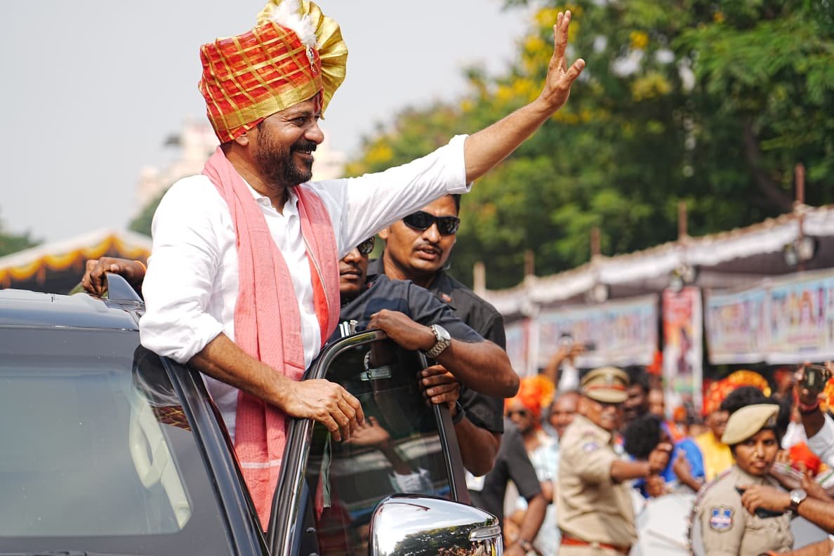 Telangana CM promises political opportunities for Yadav community