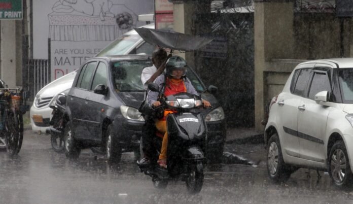 Deep depression over southwest Bay of Bengal likely to intensify; red and orange alerts issued in TN (Lead) 