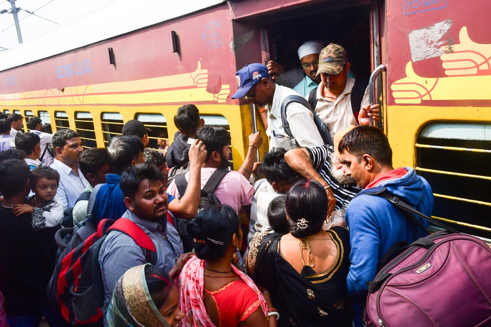 'Blatant lie': Lalu Yadav on Centre running special trains to clear rush during Chhath