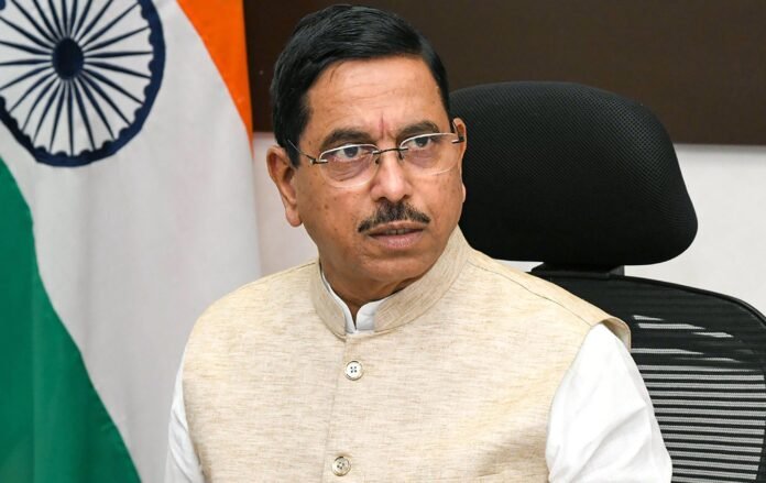 Siddaramaiah ruined K’taka’s economy, claims Union Minister 