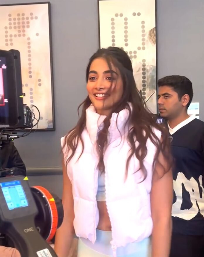 Pooja Hegde quips about becoming a ‘focus puller’ Pooja Hegde quips about becoming a ‘focus puller’
