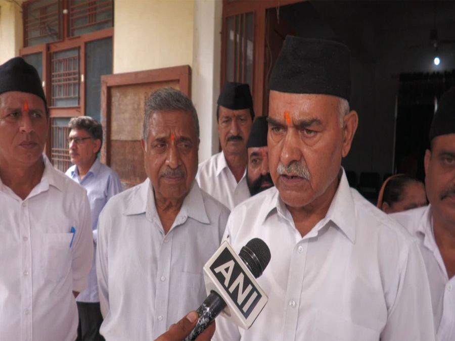 J-K: RSS workers participate in Shastra Pujan on Vijaya Dashami in Udhampur