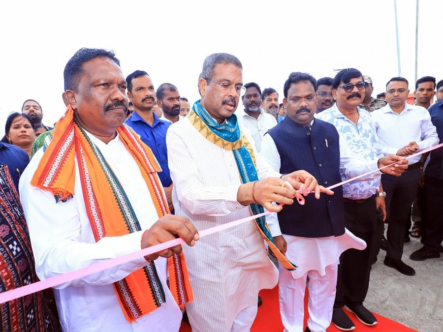 Union Minister Dharmendra Pradhan inaugurates fish farming facility in Odisha's Sambalpur