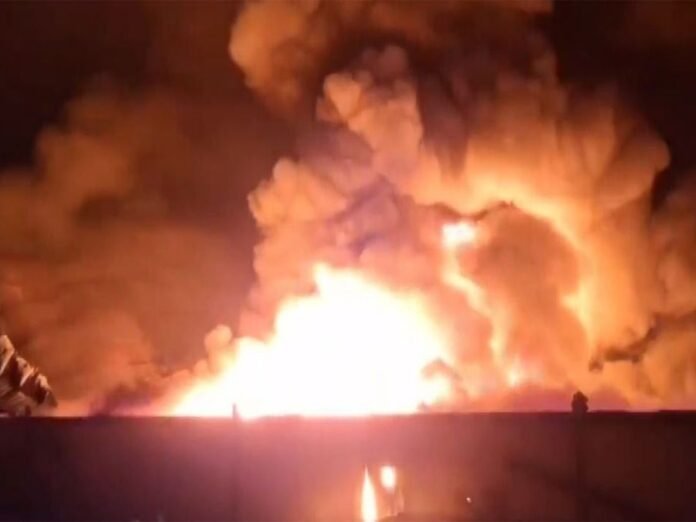 Maharashtra: Massive fire engulfs godown in Bhiwandi, no injuries reported