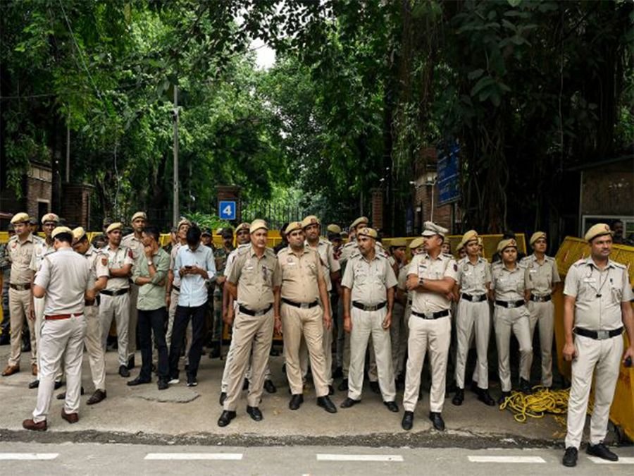 Delhi Police cracks firing incident case; arrests 35-year-old, recovers country-made pistol from his possession