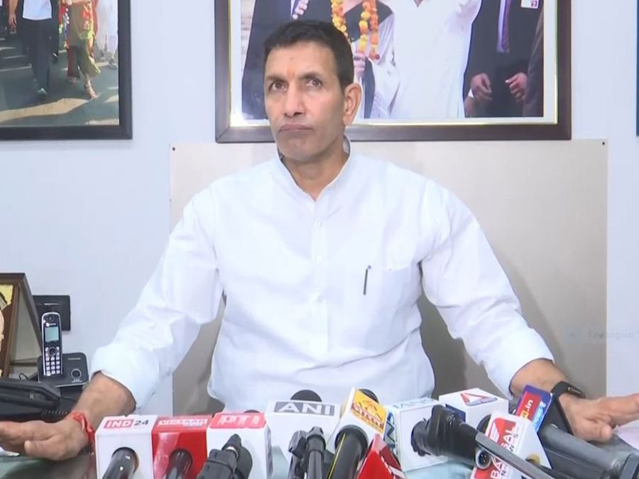 Cough syrup deaths case: MP Congress demands resignation of State health minister