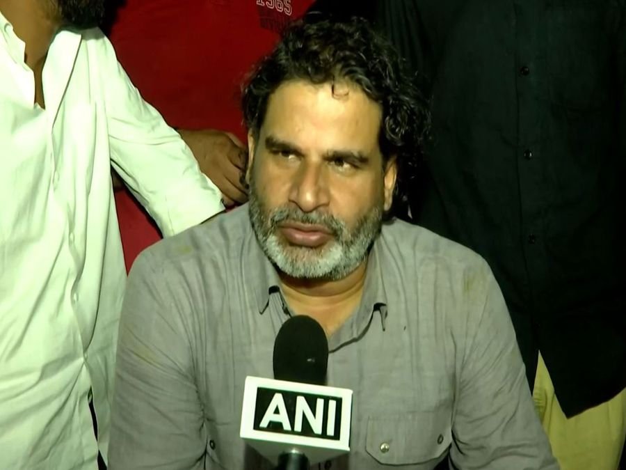 "Either you are a fool or trying to fool everyone": Prashant Kishor takes dig at Tejashwi Yadav's govt job guarantee