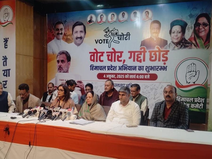 Congress credits Sonia, Manmohan for RTI, accuses BJP of weakening law through amendments over the years