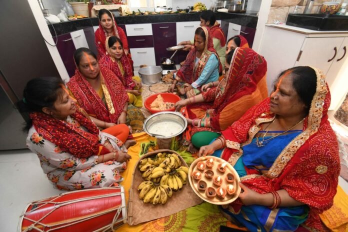 I respectfully bow down to devotees observing fast: PM Modi I respectfully bow down to devotees observing fast: PM Modi on Chhath Puja 'Kharna'