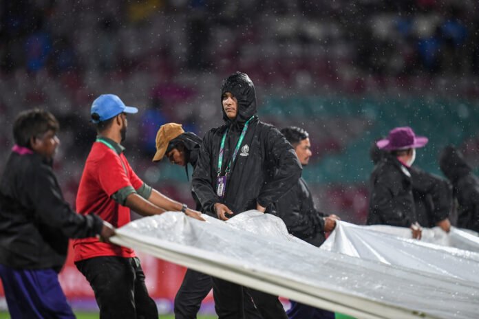 Women's World Cup: Rain plays spoilsport; India v Bangladesh clash Women's World Cup: Rain plays spoilsport; India v Bangladesh clash abandoned