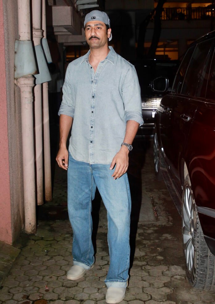 Vicky Kaushal, Rajinikanth, Arjun Kapoor mourn the loss of Dharmendra