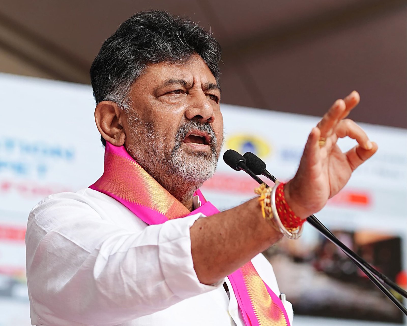 K'taka Dy CM Shivakumar rejects reshuffle talk, says leaders survive only if party does 1 K'taka Dy CM Shivakumar rejects reshuffle talk, says leaders survive only if party does