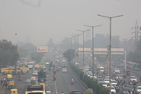 Delhi wakes up to toxic air as AQI breaches 400 mark; thick smog envelops NCR