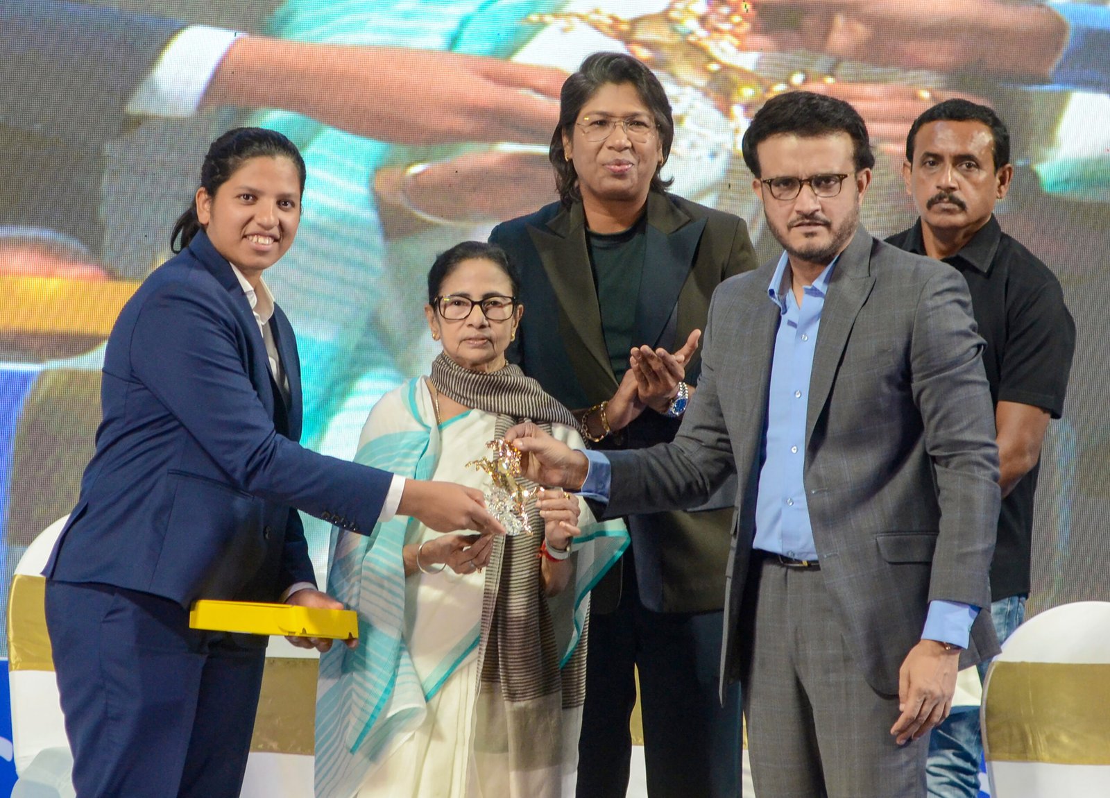 Jhulan congratulates Richa Ghosh for 'Banga Bhushan' honour