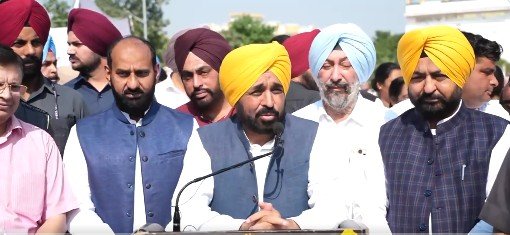 Punjab CM flags off first batch of devotees for paying obeisance in Amritsar shrines