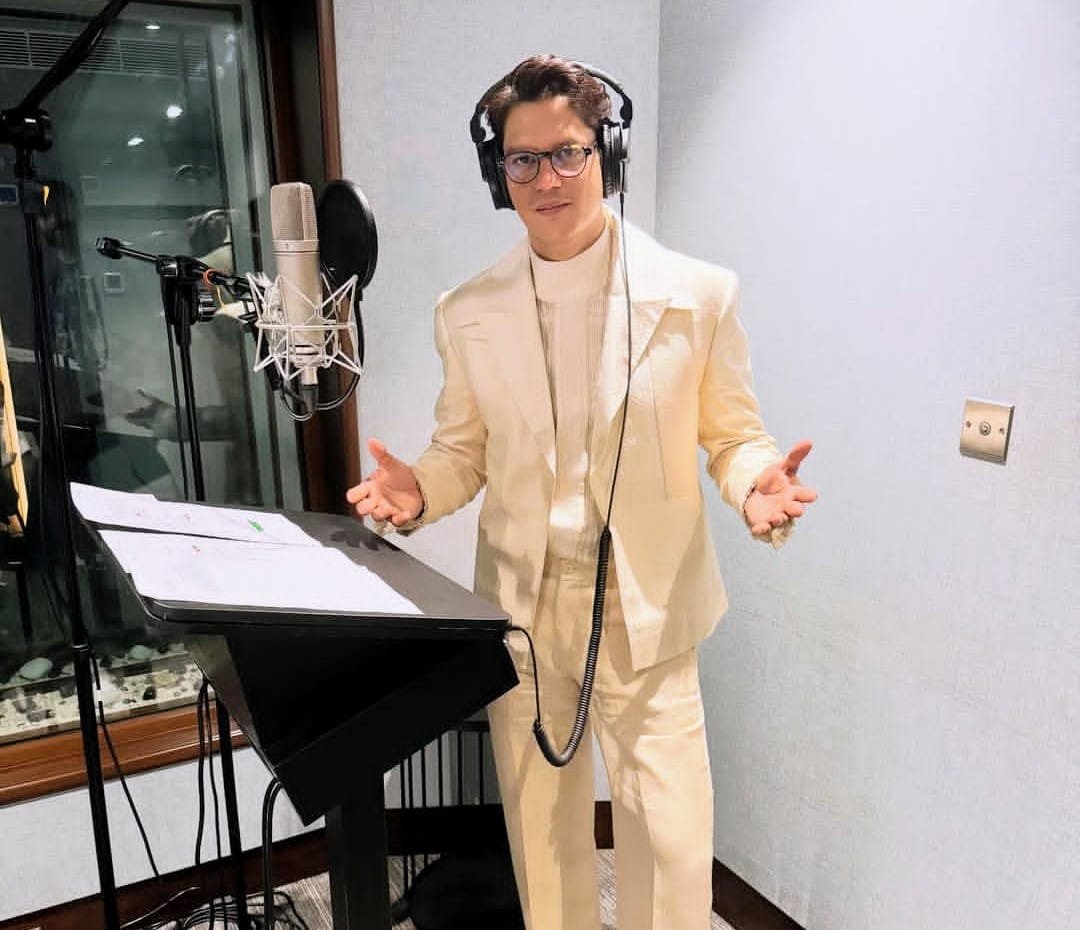 Vijay Varma exudes class and style while dubbing for ‘Gustaakh Ishq’