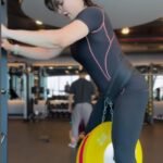 Zareen Khan drops a glimpse of her intense workout session as she strengthens her core