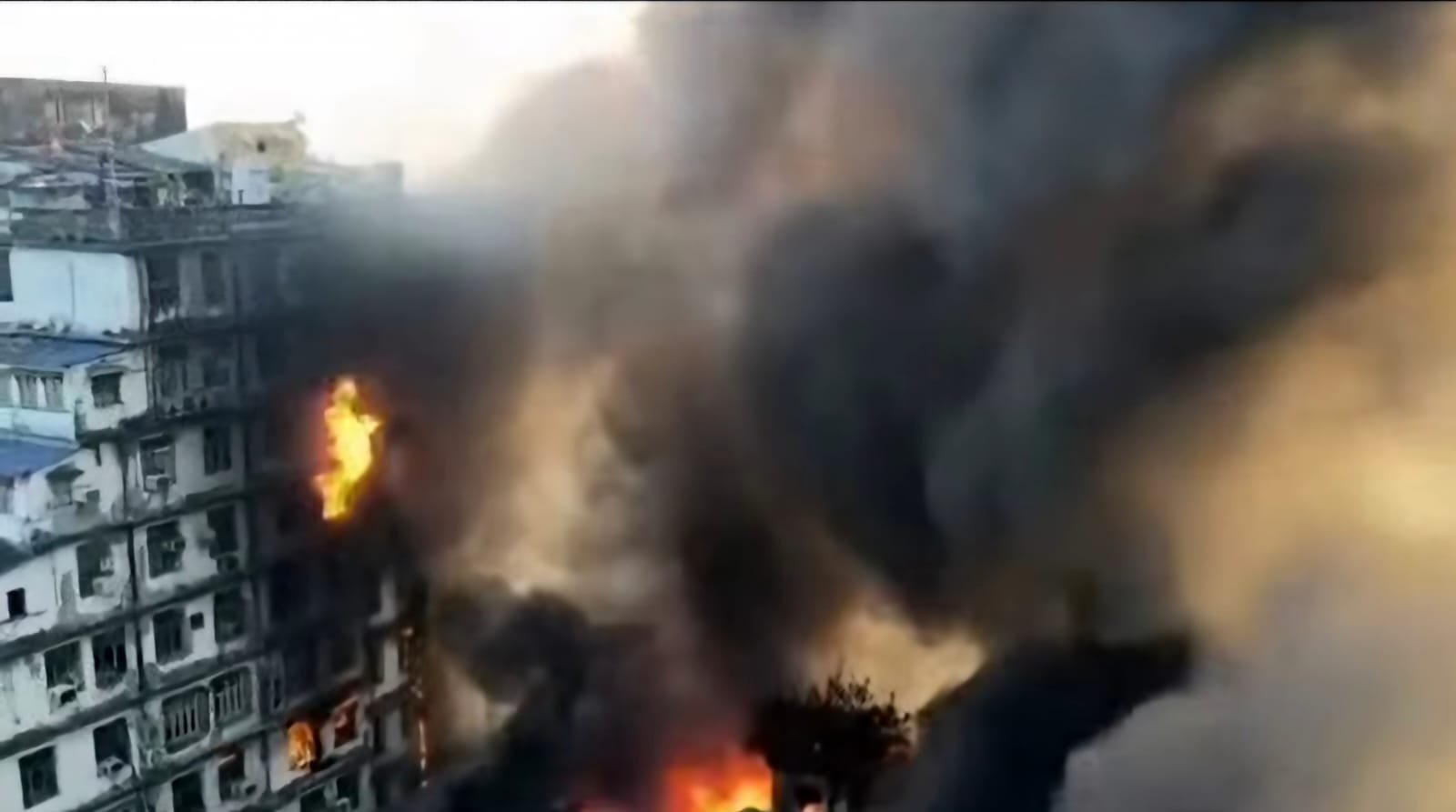 Fire breaks out in Kolkata's warehouse