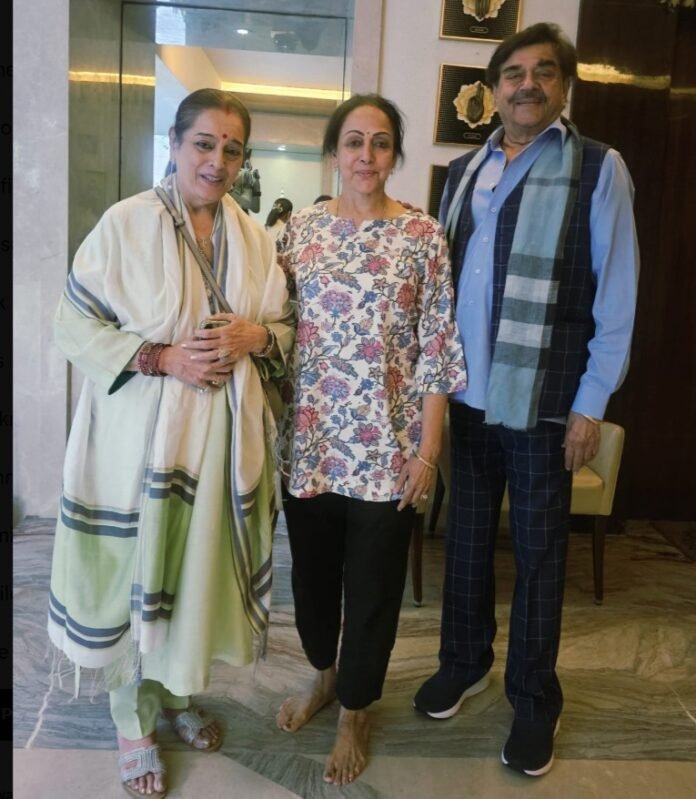 Shatrughan Sinha visits Hema Malini to offer wishes for Dharmendra’s speedy recovery