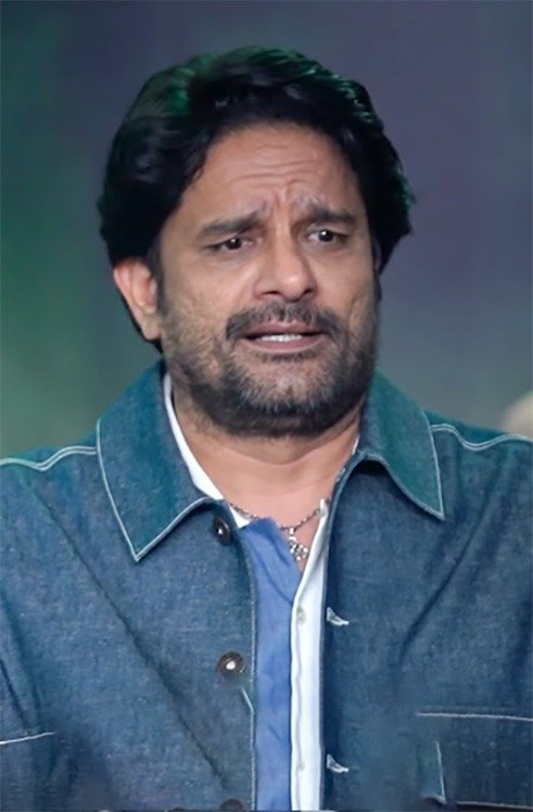 Jaideep Ahlawat praises Manoj Bajpayee's powerful performance in 'Raajneeti'